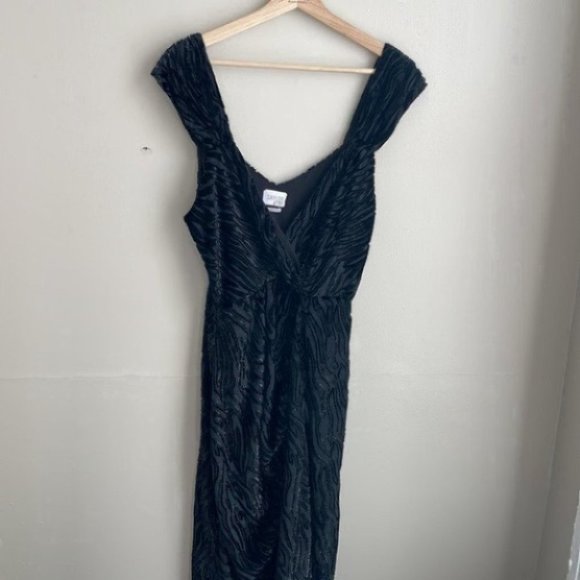 SAYLOR Farrah Tiger Metallic Velvet Burnout Divoré Wrap Style Midi Slit Dress - Picture 2 of 16